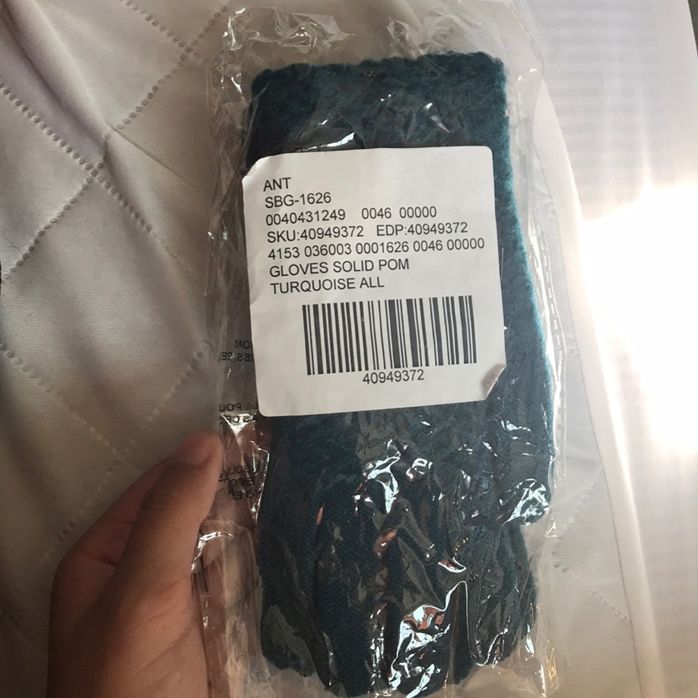New with tags, blue pom pom gloves